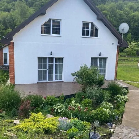 Holiday home Holiday Usadba Novoselitsa (Zakarpattia)
